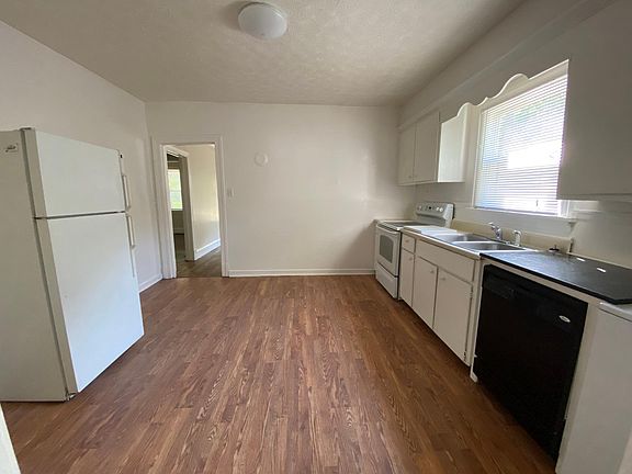 2nd image of 5238 Shady Ln