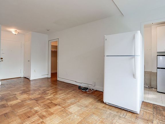 3rd image of 1021 Arlington Blvd APT 539