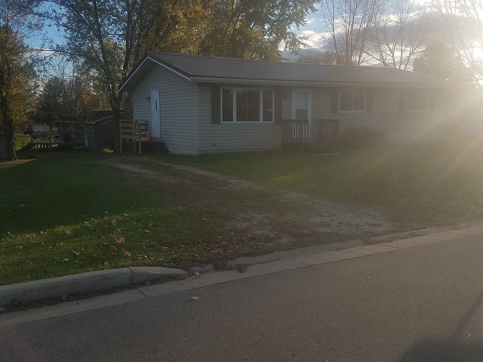 2nd image of 407 Park St