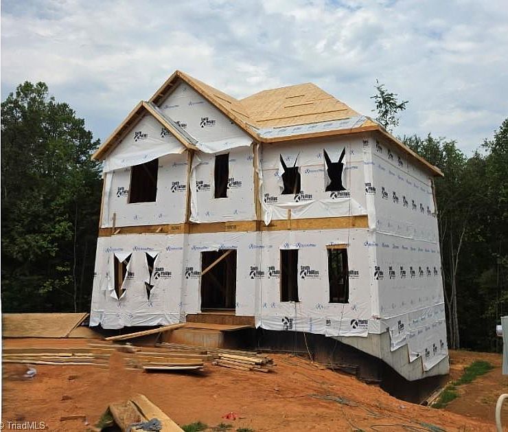 1st image of 316 Scenic Dr