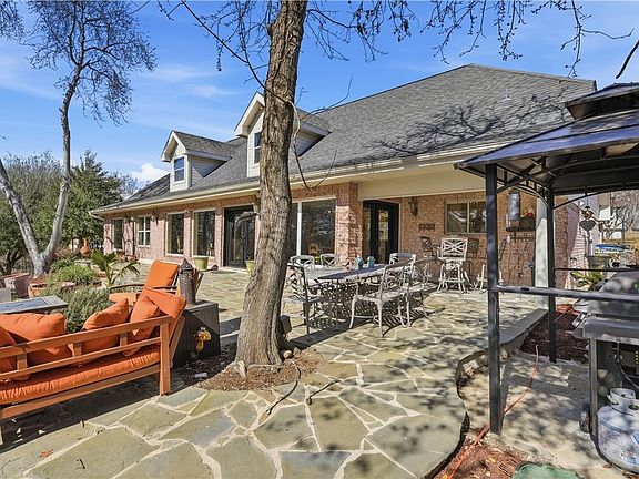 5th image of 425 River Springs Dr