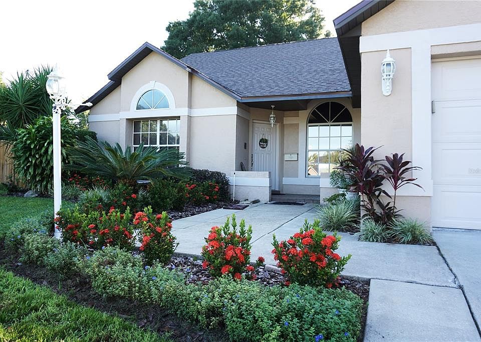 1st image of 1221 Green Valley Ct