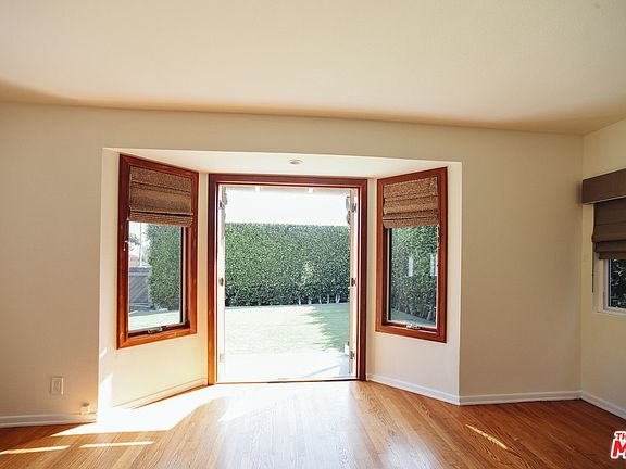3rd image of 4957 S Centinela Ave #A