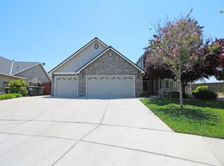 3513 W Connelly Ct, Visalia, CA