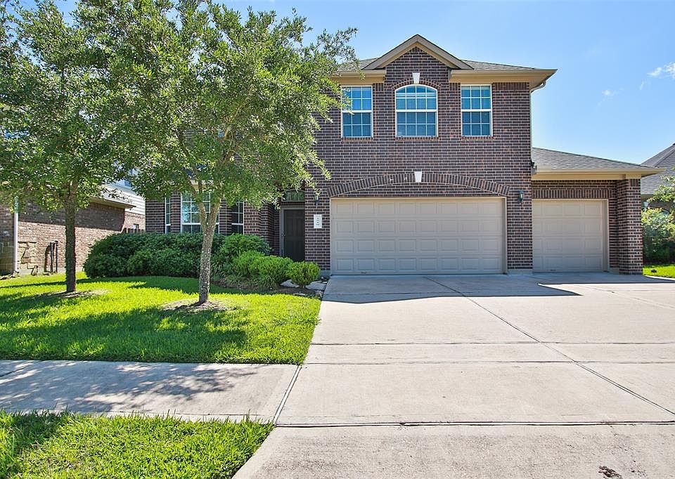 Quiet street in Stone Crest! Pull right into a three car garage, and easy access driveway for parking.