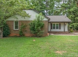 7428 Pawtuckett Rd, Charlotte, NC 28214