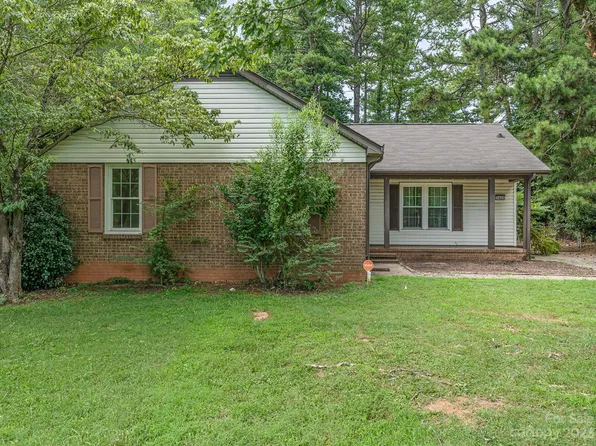 7428 Pawtuckett Rd, Charlotte, NC 28214