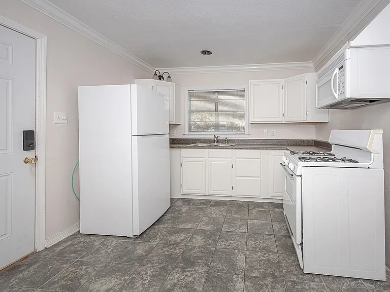 807 Market St — Photo 5