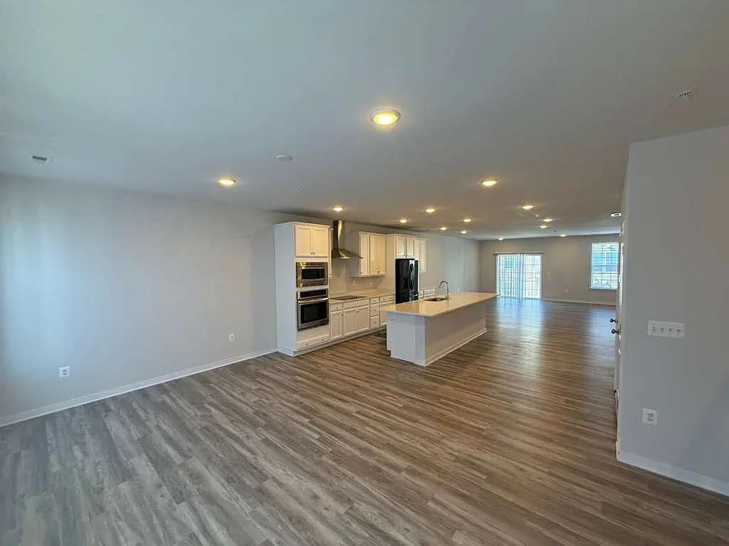5912 Whitehurst Ln ,Unit B, Richmond, VA 23227 — Photo 2