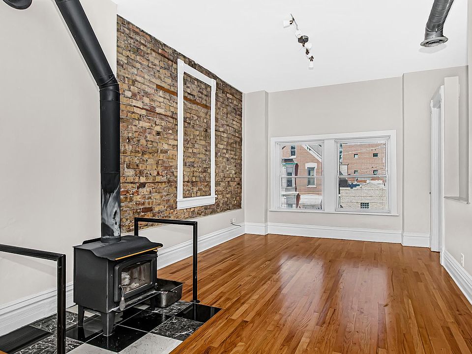 1st image of 821 N Damen Ave APT 2F