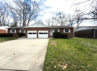 3853 Seneca St, Stow, OH 44224