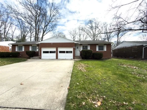 3853 Seneca St, Stow, OH 44224