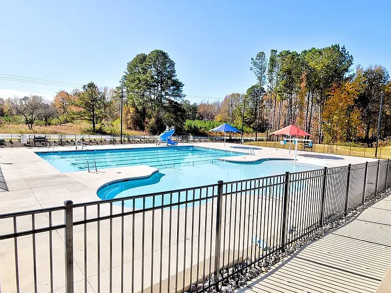 529 Eversden Dr — Photo 35