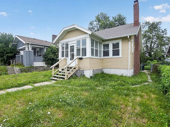 2nd image of 2724 Whitmore St