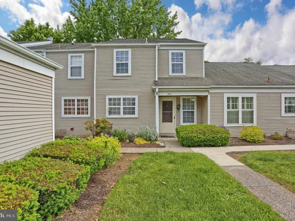 305 Barrington Ct #U-0138, Palmyra, PA 17078