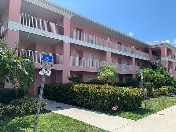 2nd image of 2040 Willow Hammock Cir Unit 207