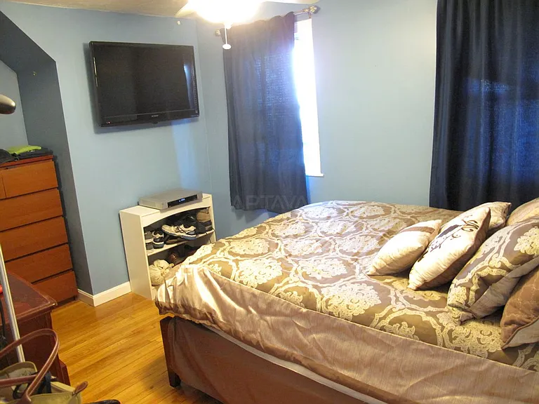 429 Main St #3 — Photo 3