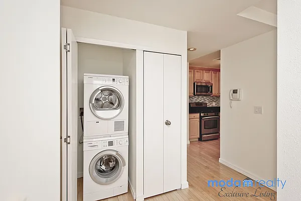 Rented by Moda Realty | media 23