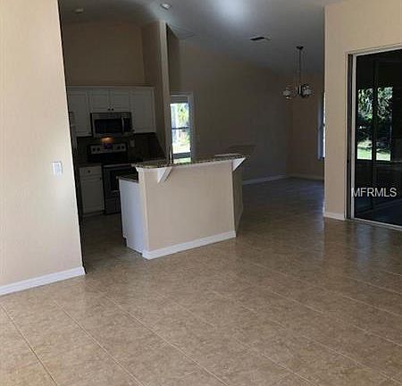 4th image of 4304 Maroon Ave