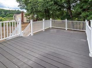 121 Ferncroft Rd, Tewksbury, MA 01876