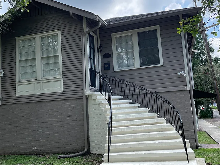 2401 Nashville Ave — Photo 1