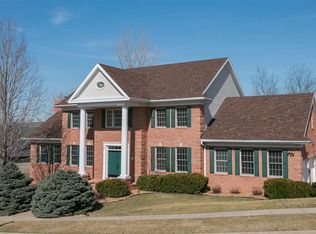 1983 High View Cir, Coralville, IA 52241