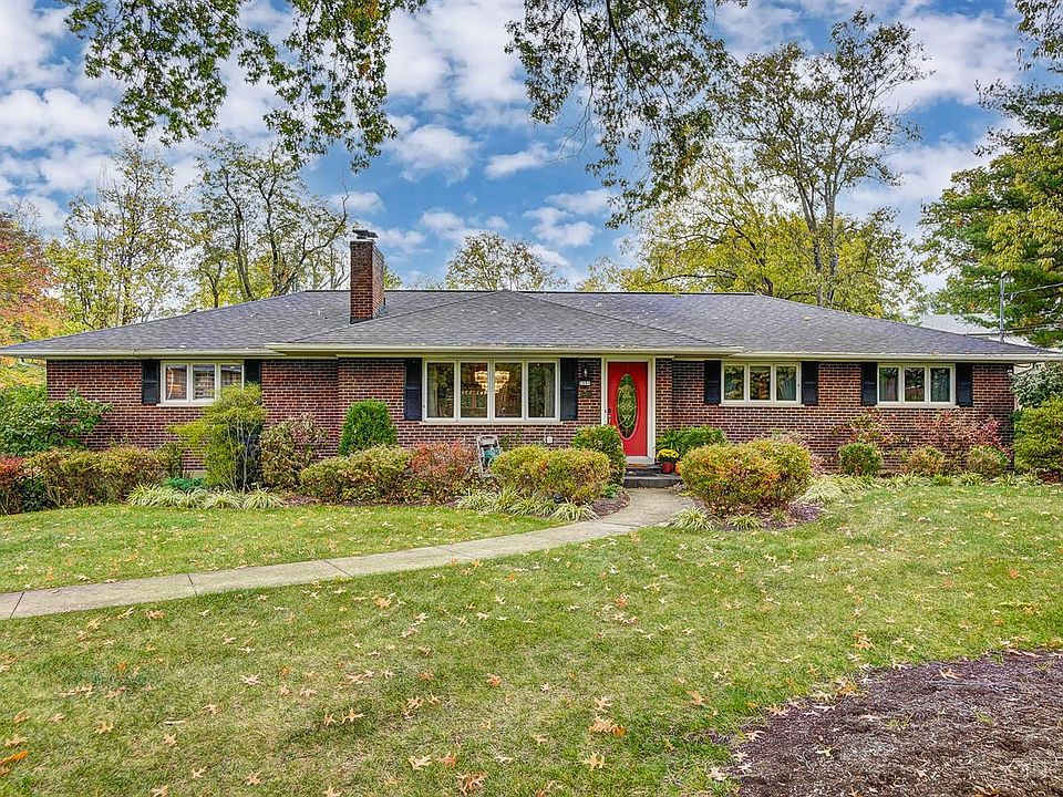 1st image of 3590 Sorrento Dr