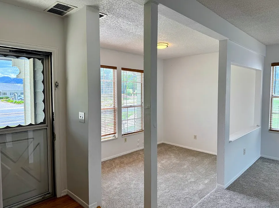 3 bed, 1821 sqft, $2,895 — Photo 3