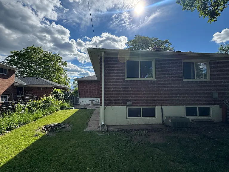 45 Sherwood Forest Dr — Photo 16