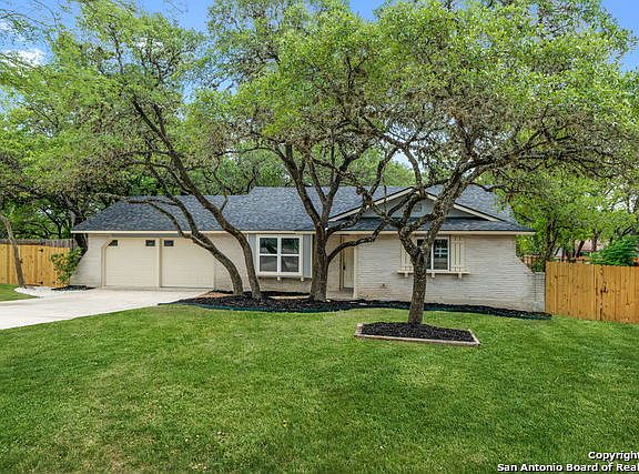 2nd image of 7618 Shady Hollow Ln