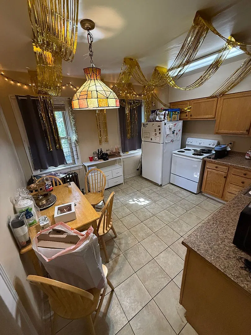 316 semple st — Photo 1