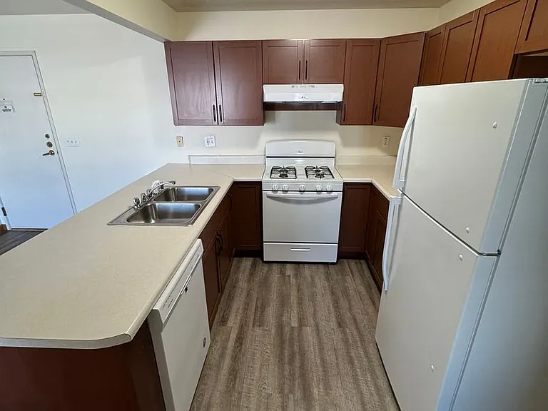 90 E Gridley Ave — Photo 6