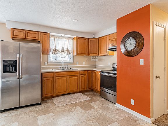 4th image of 588 Caskey Dr