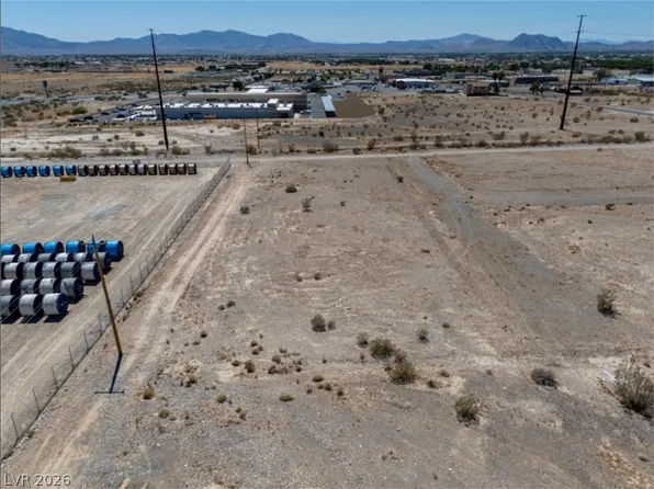 2530 E Beacon Dr, Pahrump, NV 89048