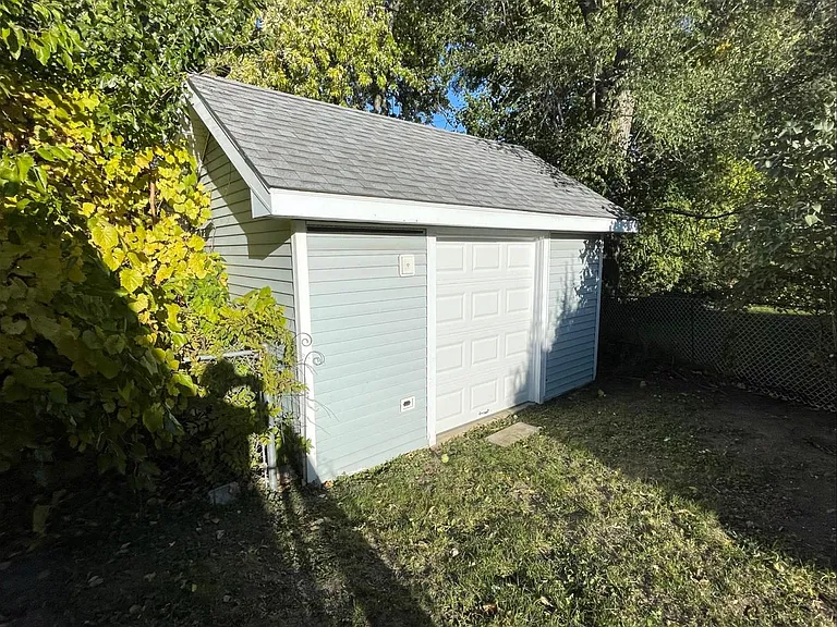 2426 Highland Cir — Photo 14
