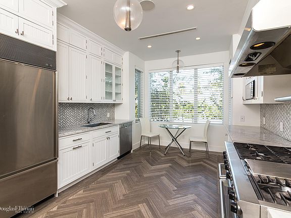 3rd image of 510 W Di Lido Dr