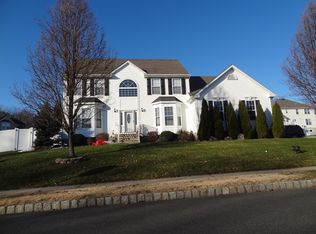 2 Rotunda Ln, South River, NJ 08882