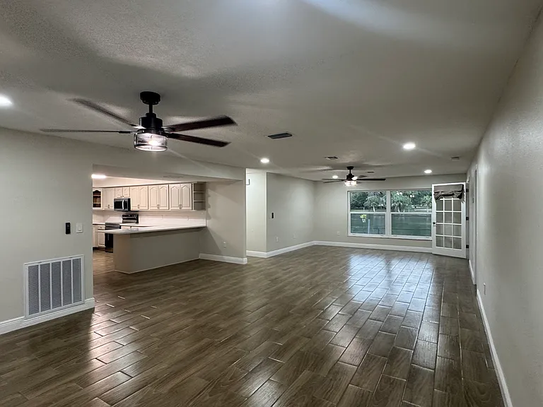 7409 Lake Forest Cir — Photo 16