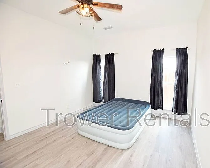 8650 Fortuna Ct — Photo 17