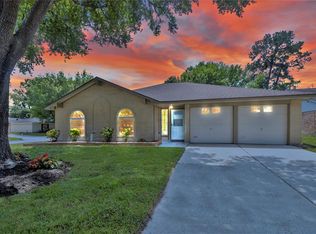 8614 Knoll Forest Dr, Humble, TX 77338