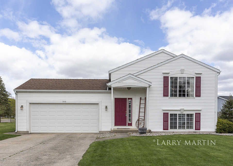 1st image of 305 Hickory Dr
