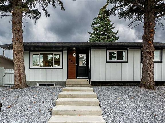 2nd image of 808 S Avonlea Pl SE