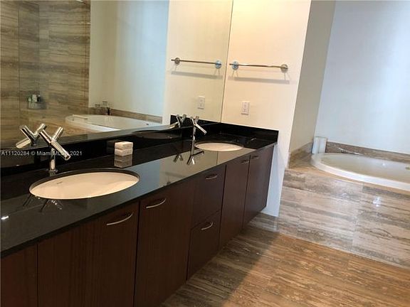 5th image of 15901 Collins Ave APT 3002
