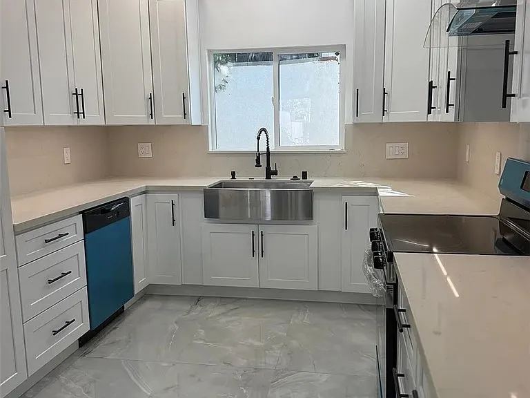 522 Stanford Rd — Photo 1