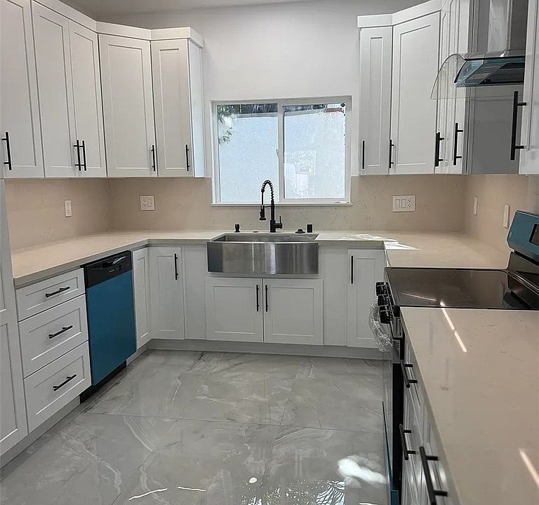 1st image of 522 Stanford Rd