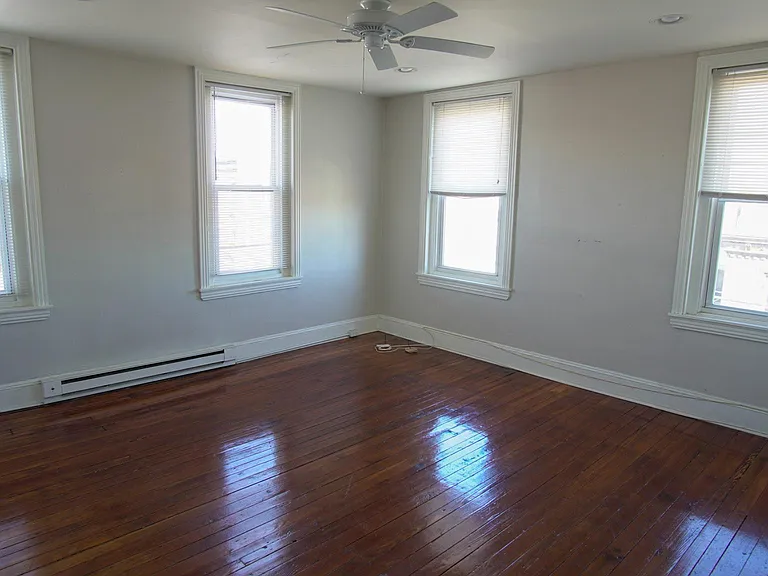 1900 S 18th St #3 — Photo 9