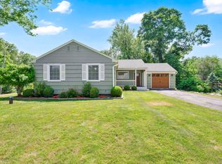 197 Wassuc Rd, South Glastonbury, CT 06073