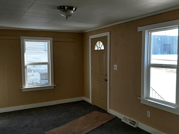 3rd image of 205 N Pierpont Ave