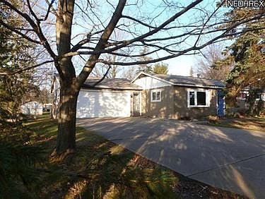 3rd image of 9235 Dorothy Dr