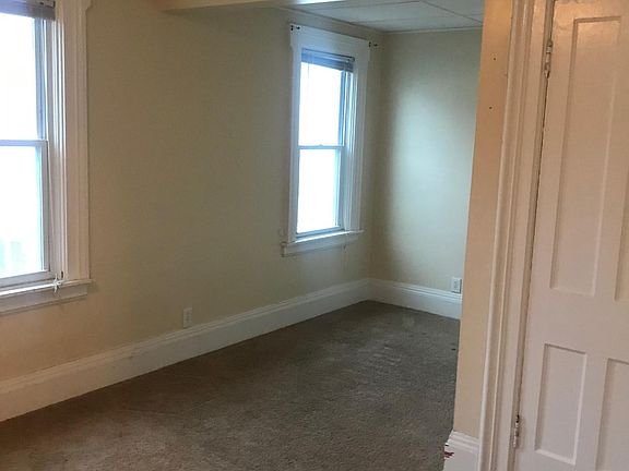 5th image of 870 West Ave